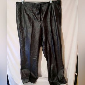 Vintage Venezia Vitale Leather pants in 22W. Black